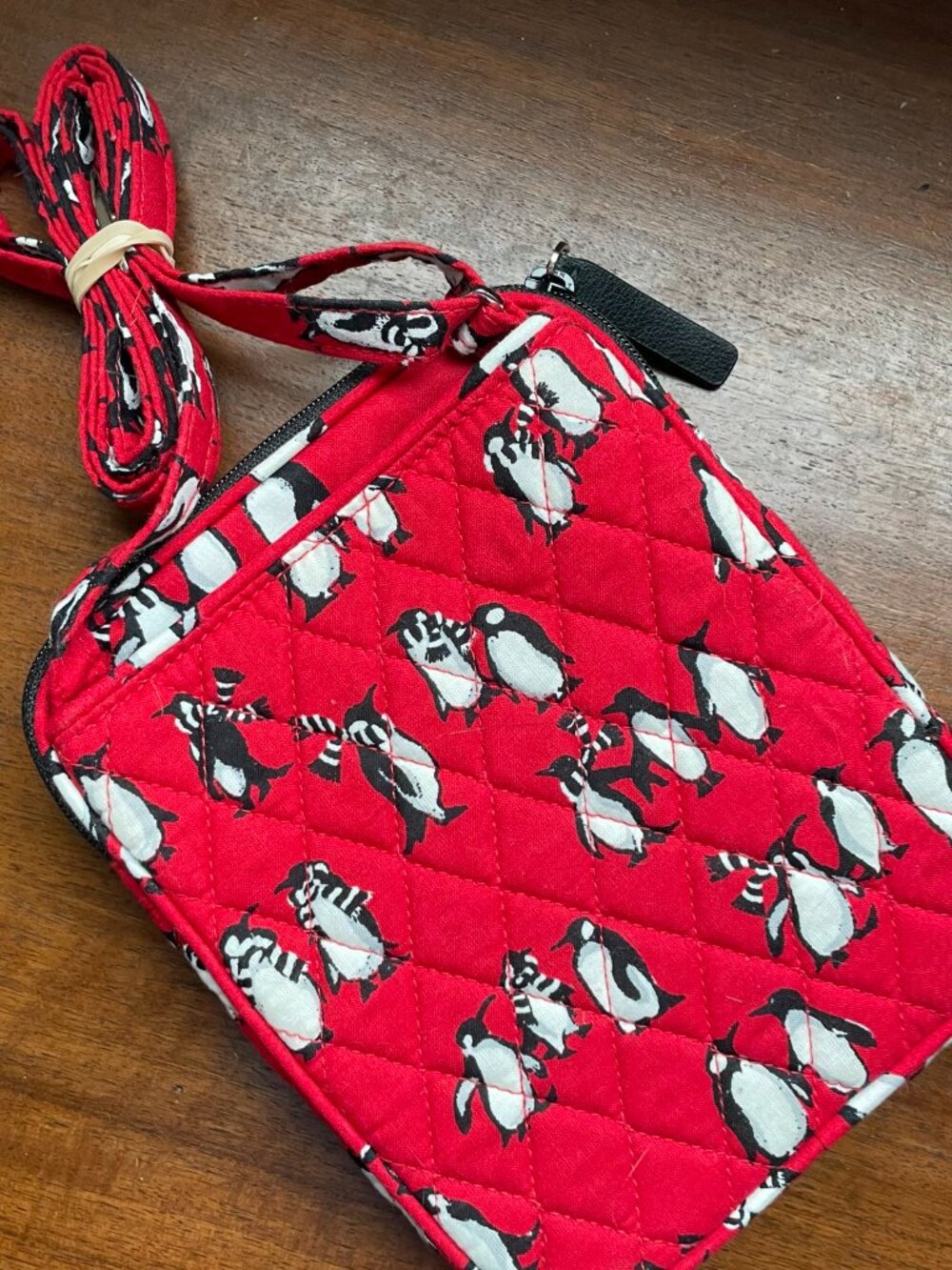 NWT Vera Bradley Playful Penguins Mini Hipster - Picture 5 of 5